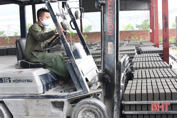 95% doanh nghiệp có tổ chức công đoàn ở Hà Tĩnh ký kết thỏa ước lao động tập thể